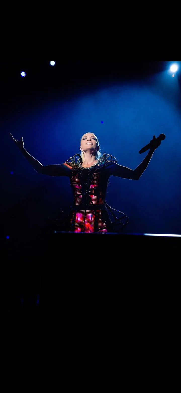 Yuri / Invencible tour — photograph 2