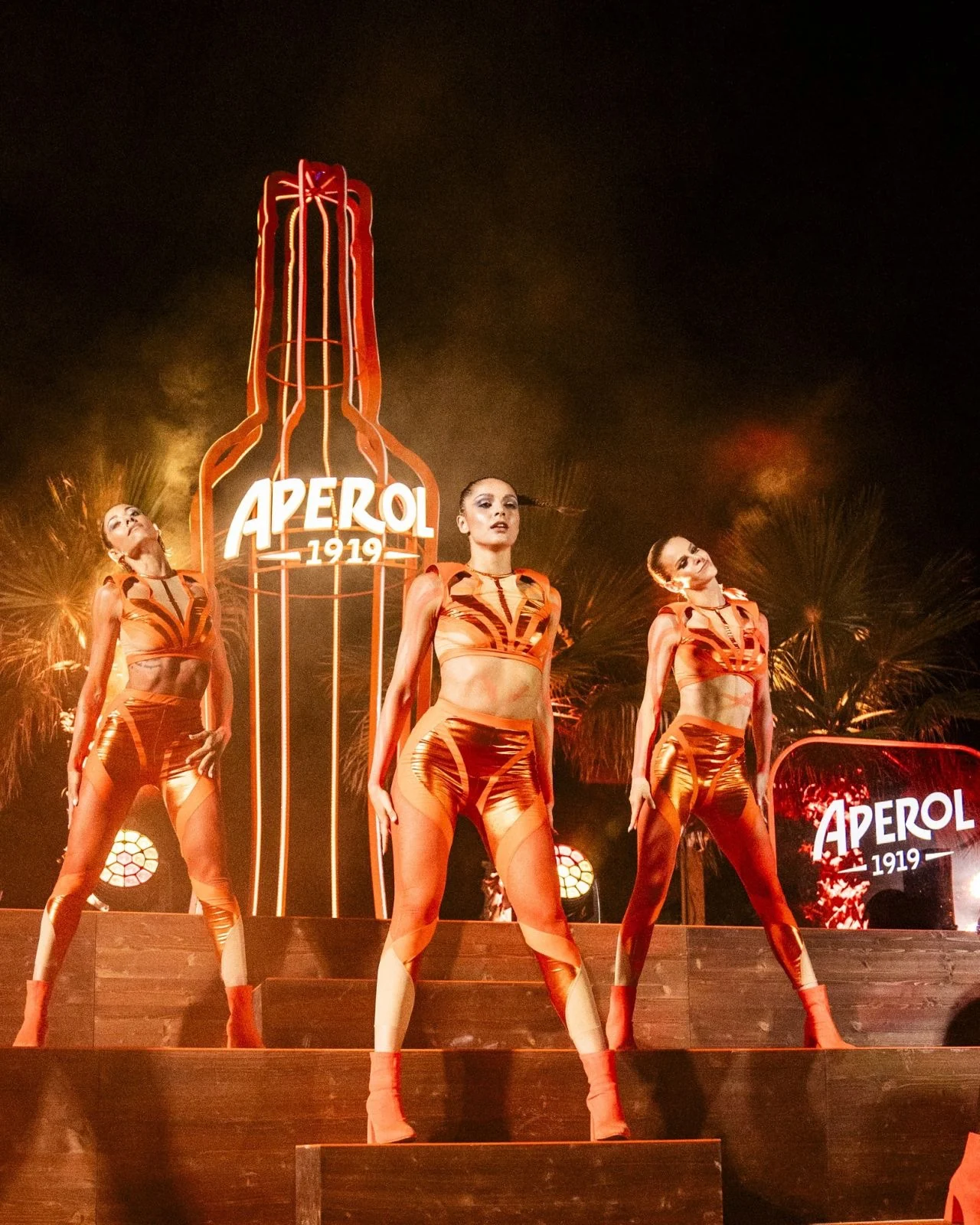 CuteCircuit × Aperol — photograph 2